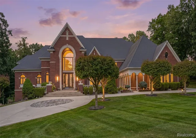 Photo 1 of Mansion for sale at 2785 Cranbrook Ridge Ct, Rochester, MI 48306 | MLS# 20261069220 | Listing updated on 2026-10-18