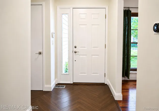 Photo 4 of Condo for sale at 22817 Cranbrooke Dr, Novi, MI 48375 | MLS# 20261069222 | Listing updated on 2026-10-09