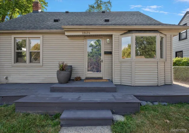 Photo 1 of Single family home for sale at 28494 Everett St, Southfield, MI 48076 | MLS# 20261069263 | Listing updated on 2026-09-04
