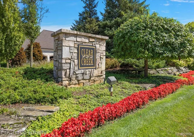 Photo 2 of Single family home for sale at 739 Majestic Dr, Rochester Hills, MI 48306 | MLS# 20261069266 | Listing updated on 2026-09-09