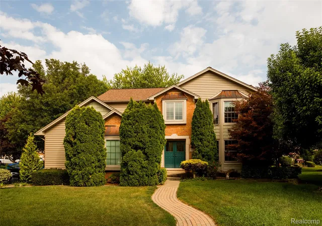 Photo 1 of Single family home for sale at 19040 Livery Ct, Clinton Township, MI 48038 | MLS# 20261069271 | Listing updated on 2026-09-04