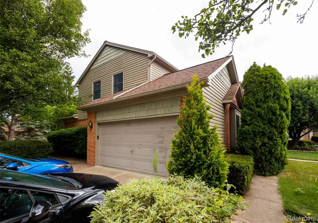 Photo 3 of Single family home for sale at 19040 Livery Ct, Clinton Township, MI 48038 | MLS# 20261069271 | Listing updated on 2026-09-04