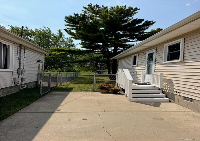 Photo 3 of Single family home for sale at 341 Sibley Rd, Trenton, MI 48183 | MLS# 20261069314 | Listing updated on 2026-09-03