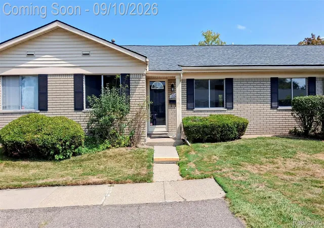 Condo for sale at 26583 Franklin Pointe Dr #153, Southfield, MI 48034 | MLS# 20261069320