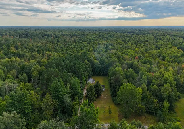 Photo 3 of Single family home for sale at 3759 S Loomis Rd, Chippewa Township Isabella, MI 48858 | MLS# 79080072993 | Listing updated on 2026-09-18