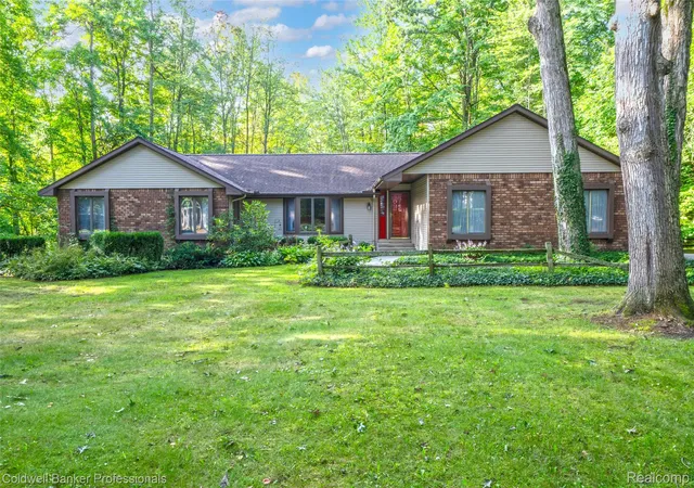 Photo 1 of Single family home for sale at 155 Saratoga Trl, Lapeer, MI 48446 | MLS# 20261069375 | Listing updated on 2026-09-16