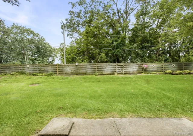 Photo 2 of Condo for sale at 3948 Butternut Ct, Port Huron, MI 48060 | MLS# 20261069390 | Listing updated on 2026-09-12