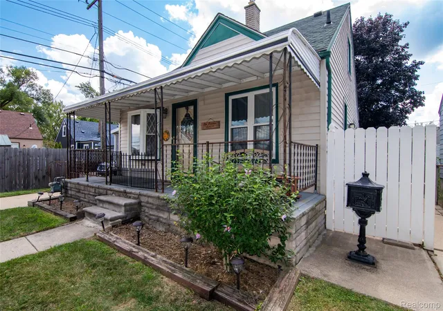 Photo 3 of Single family home for sale at 2267 Rose Ave, Lincoln Park, MI 48146 | MLS# 20261069394 | Listing updated on 2026-09-04