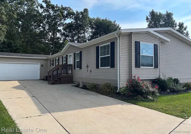 Photo 2 of Single family home for sale at 3855 Emerald Park Dr, Milford, MI 48380 | MLS# 20261069411 | Listing updated on 2026-09-12
