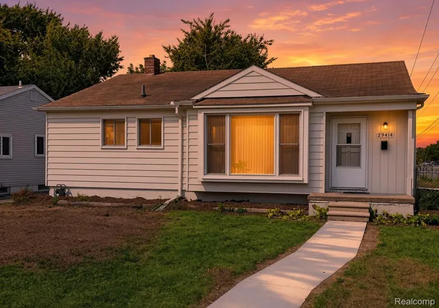 Photo 1 of Single family home for sale at 29414 Florence St, Garden City City Wayne, MI 48135 | MLS# 20261069434 | Listing updated on 2026-10-10