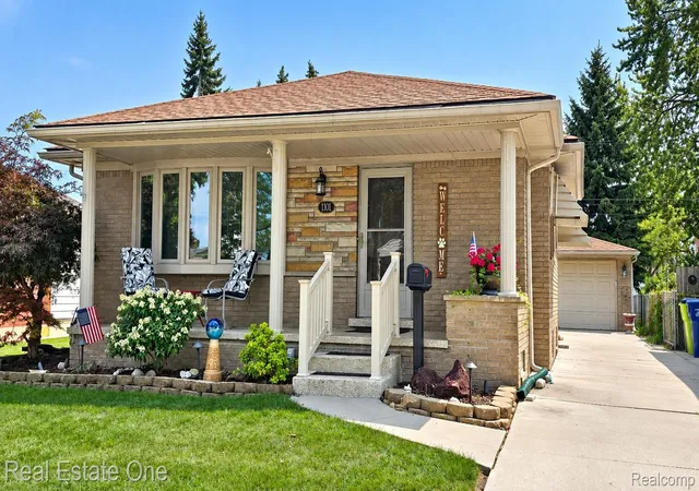 Photo 1 of Sale Pending at 1101 Michigan Blvd, Lincoln Park, MI 48146 | MLS# 20261069436 | Listing updated on 2026-10-12