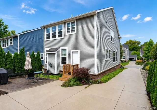 Photo 3 of Single family home for sale at 708 Hickory St, Milford, MI 48381 | MLS# 20261069456 | Listing updated on 2026-09-15