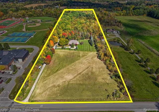 Photo 2 of Single family home for sale at 24037 Armada Ctr Rd, Armada, MI 48005 | MLS# 20261069499 | Listing updated on 2026-10-21