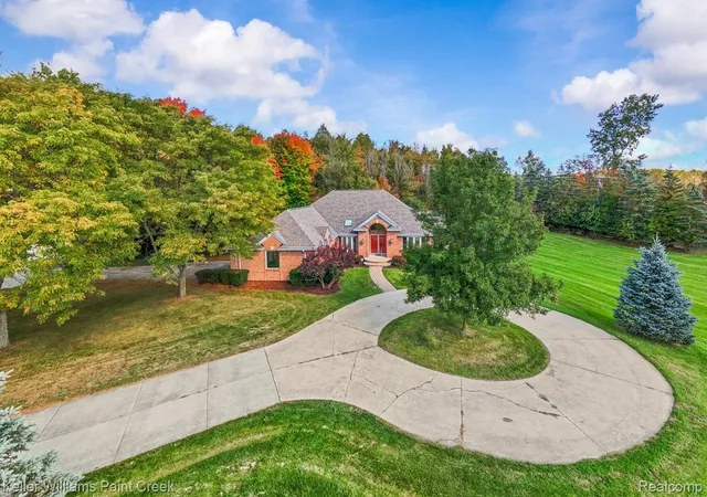 Photo 3 of Single family home for sale at 24037 Armada Ctr Rd, Armada, MI 48005 | MLS# 20261069499 | Listing updated on 2026-10-21