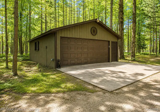 Photo 2 of Single family home for sale at 1293 Bellinger Rd, Gladwin, MI 48624 | MLS# 20261069517 | Listing updated on 2026-09-14