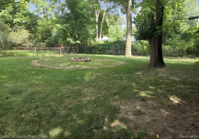 Photo 3 of Single family home for sale at 729 Cedarlawn Rd, Waterford, MI 48328 | MLS# 20261069519 | Listing updated on 2026-10-06