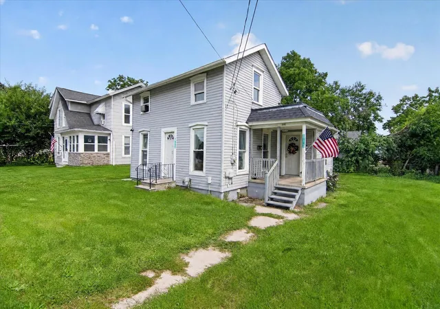 Photo 3 of Single family home for sale at 813 Backus St, Jackson City Jackson, MI 49202 | MLS# 53026046049 | Listing updated on 2026-09-14