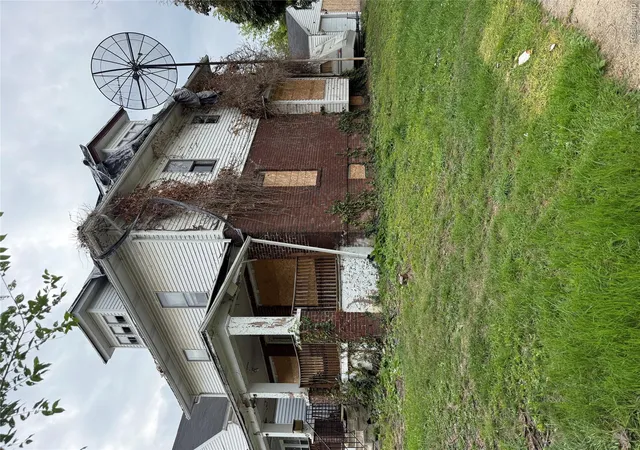 Photo 2 of Single family home for sale at 2025 Adams Ave, Flint, MI 48505 | MLS# 20261069606 | Listing updated on 2026-09-10