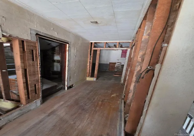 Photo 3 of Single family home for sale at 2025 Adams Ave, Flint, MI 48505 | MLS# 20261069606 | Listing updated on 2026-09-10