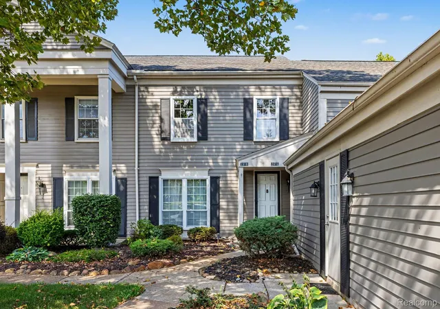 Photo 1 of Condo for sale at 2618 Williamsburg Cir, Auburn Hills, MI 48326 | MLS# 20261069614 | Listing updated on 2026-09-05
