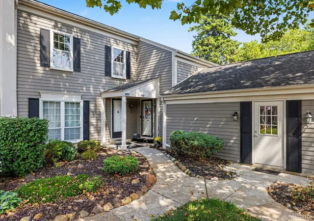 Photo 2 of Condo for sale at 2618 Williamsburg Cir, Auburn Hills, MI 48326 | MLS# 20261069614 | Listing updated on 2026-09-05