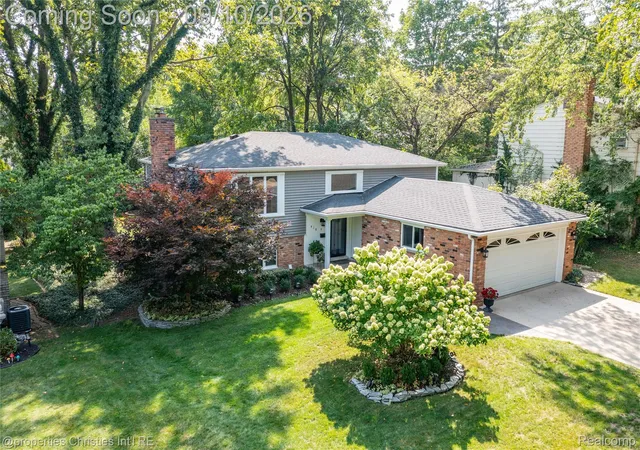 Photo 2 of Single family home for sale at 416 Welch Rd, Northville, MI 48167 | MLS# 20261069629 | Listing updated on 2026-09-10