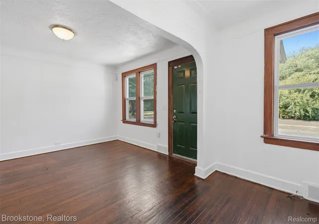 Photo 3 of Single family home for sale at 20050 Winston St, Detroit, MI 48219 | MLS# 20261069634 | Listing updated on 2026-10-12