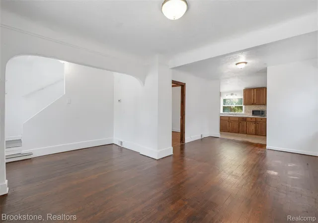 Photo 4 of Single family home for sale at 20050 Winston St, Detroit, MI 48219 | MLS# 20261069634 | Listing updated on 2026-10-12