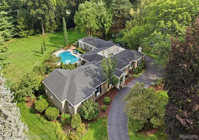 Photo 1 of Sale Pending at 5245 Wayfind Ln, Bloomfield Hills, MI 48302 | MLS# 20261069636 | Listing updated on 2026-09-13