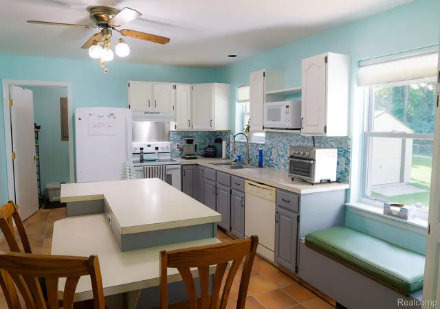 Photo 2 of Single family home for sale at 9427 Andersonville Rd, Clarkston, MI 48346 | MLS# 20261069638 | Listing updated on 2026-10-20