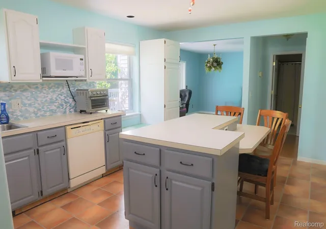 Photo 3 of Single family home for sale at 9427 Andersonville Rd, Clarkston, MI 48346 | MLS# 20261069638 | Listing updated on 2026-10-20