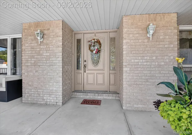 Photo 4 of Single family home for sale at 1542 N John Daly Rd, Dearborn Heights City Wayne, MI 48127 | MLS# 20261069642 | Listing updated on 2026-09-19