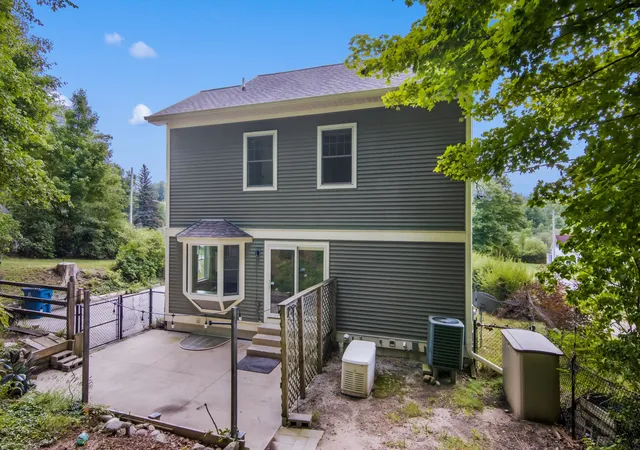 Photo 3 of Single family home for sale at 11140 Main St, Homestead Township Benzie, MI 49640 | MLS# 78080073042 | Listing updated on 2026-09-18