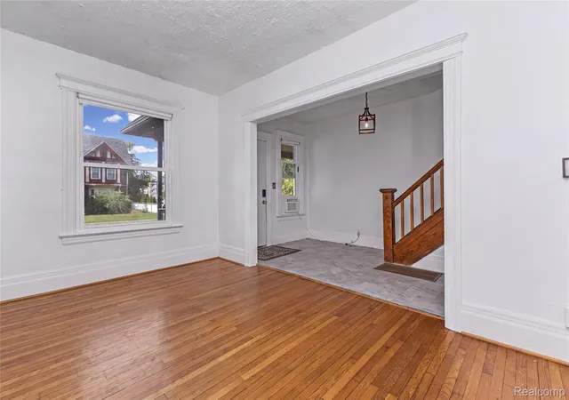 Listing Photo 5 - Condo for sale in building located at 444 E Philadelphia St, Detroit, MI 48219
