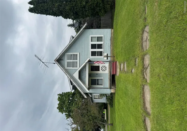 Photo 1 of Sale Pending at 338 W Caroline St, Fenton, MI 48430 | MLS# 20261069664 | Listing updated on 2026-09-11