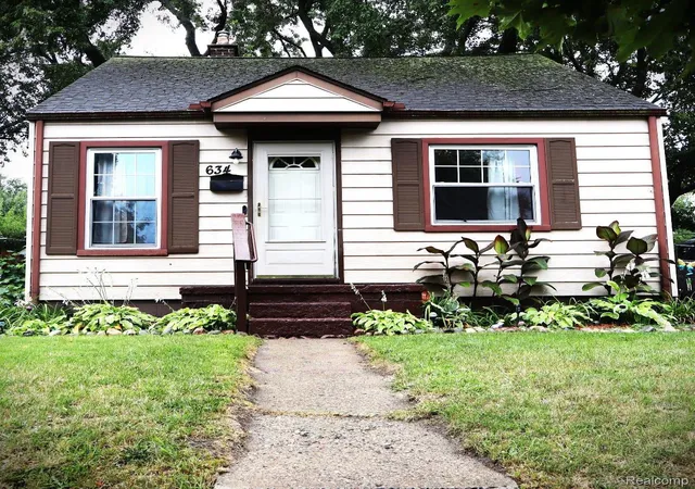 Single family home for sale at 634 Wesbrook St, Pontiac, MI 48340 | MLS# 20261069668