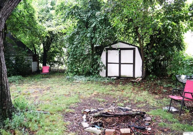 Photo 14 of Single family home for sale at 634 Wesbrook St, Pontiac, MI 48340 | MLS# 20261069668 | Listing updated on 2026-09-08