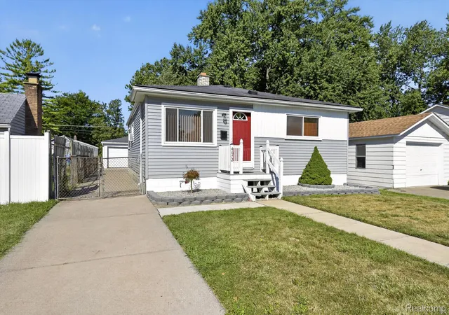 Photo 1 of Single family home for sale at 4672 Edgewood St, Dearborn Heights, MI 48125 | MLS# 20261069677 | Listing updated on 2026-09-21