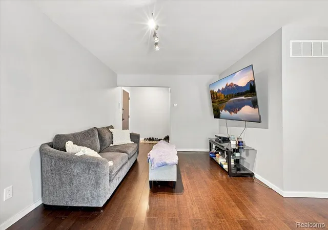 Photo 4 of Condo for sale at 1870 Fort St #8, Trenton, MI 48183 | MLS# 20261069682 | Listing updated on 2026-09-09