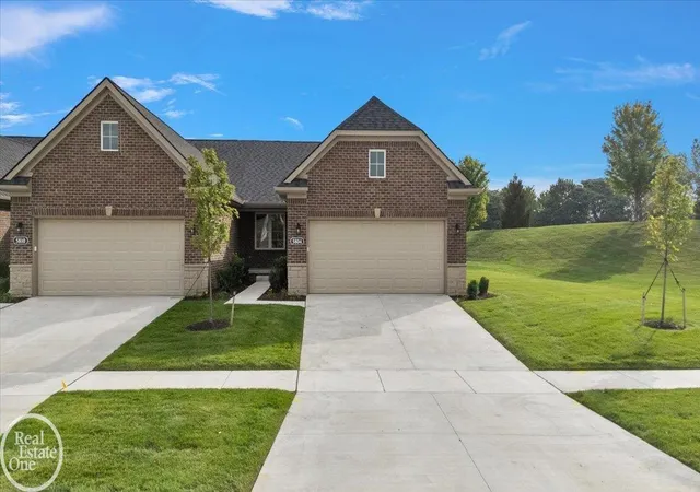 Photo 2 of Condo for sale at 5804 Greenview St, Warren, MI 48092 | MLS# 58050220286 | Listing updated on 2026-09-02