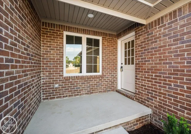 Listing Photo 5 - Condo for sale in building located at 5804 Greenview St, Warren, MI 48092