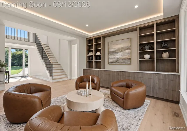 Photo 4 of Single family home for sale at 1465 Sodon Lake Dr, Bloomfield Hills, MI 48302 | MLS# 20261069701 | Listing updated on 2026-09-15