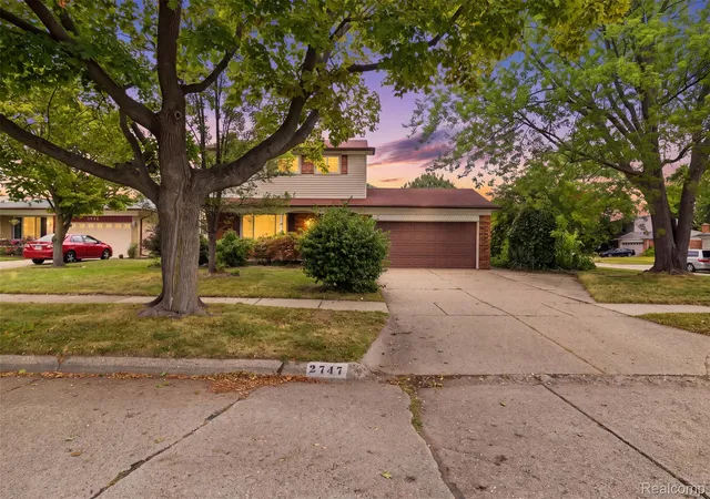 Photo 1 of Single family home for sale at 2747 Cromie Ct, Warren, MI 48092 | MLS# 20261069703 | Listing updated on 2026-09-06