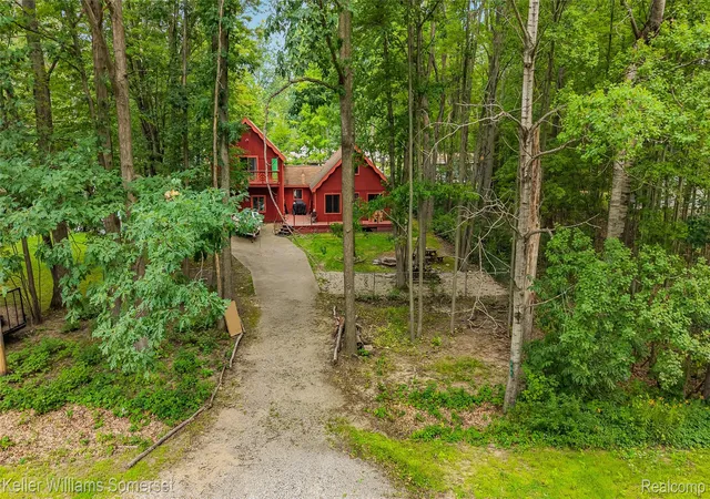 Photo 2 of Single family home for sale at 330 Ivy Dr, Roscommon, MI 48653 | MLS# 20261069707 | Listing updated on 2026-09-15