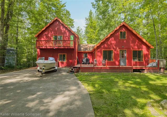Photo 3 of Single family home for sale at 330 Ivy Dr, Roscommon, MI 48653 | MLS# 20261069707 | Listing updated on 2026-09-15