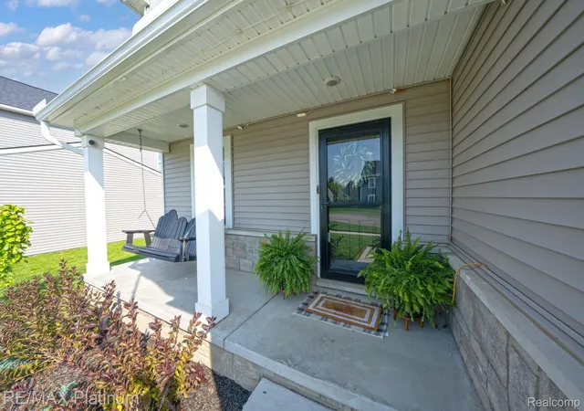 Photo 3 of Single family home for sale at 521 Elm St, Chelsea, MI 48118 | MLS# 20261069718 | Listing updated on 2026-09-16