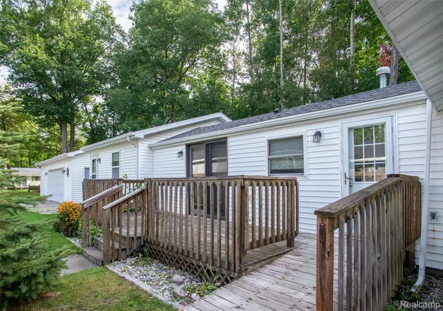 Photo 2 of Single family home for sale at 104 Dale Dr, Houghton Lake, MI 48629 | MLS# 20261069726 | Listing updated on 2026-09-09