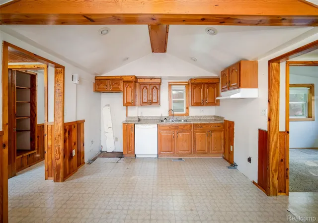 Photo 3 of Single family home for sale at 104 Dale Dr, Houghton Lake, MI 48629 | MLS# 20261069726 | Listing updated on 2026-09-09