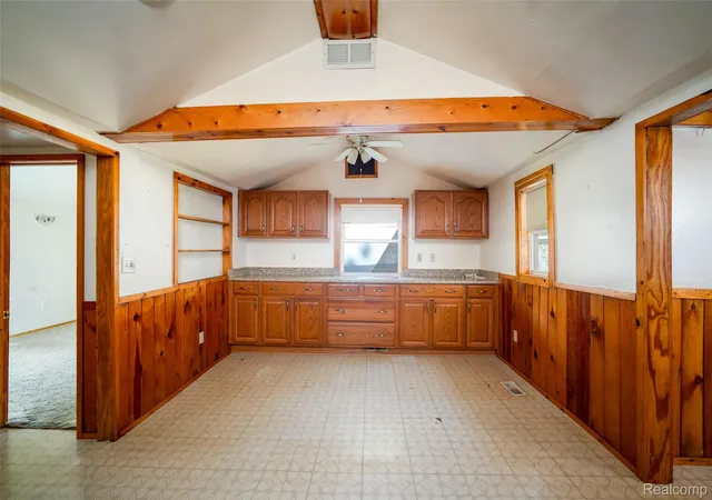 Photo 4 of Single family home for sale at 104 Dale Dr, Houghton Lake, MI 48629 | MLS# 20261069726 | Listing updated on 2026-09-09
