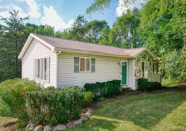 Photo 1 of Single family home for sale at 8180 Whitmore Lake Rd, Brighton, MI 48116 | MLS# 20261069746 | Listing updated on 2026-09-12
